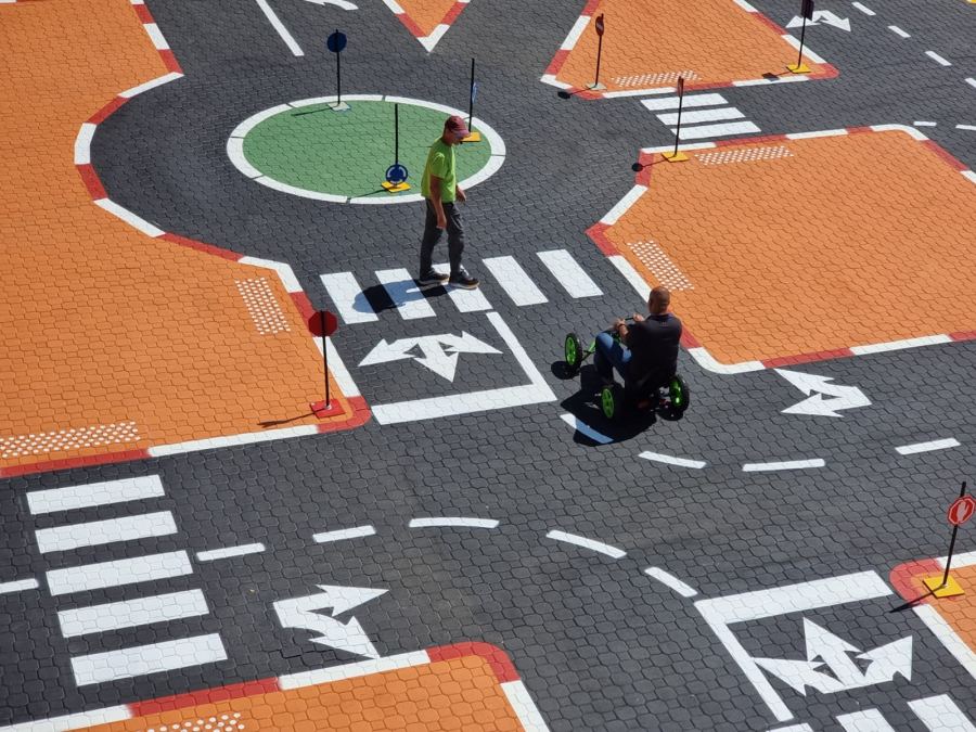 عرعرة النقب : اكبر ساحة للارشاد للحذر على الطرق